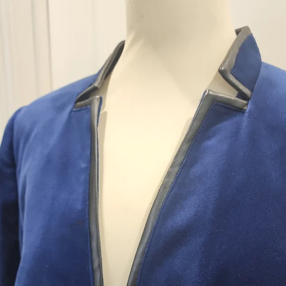 White House Black Market Deep Blue Velvet Blazer - Picture 2 of 7